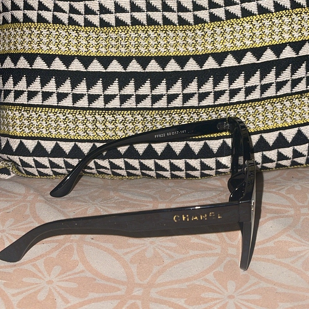 Sunglasses - Picture 3 of 6